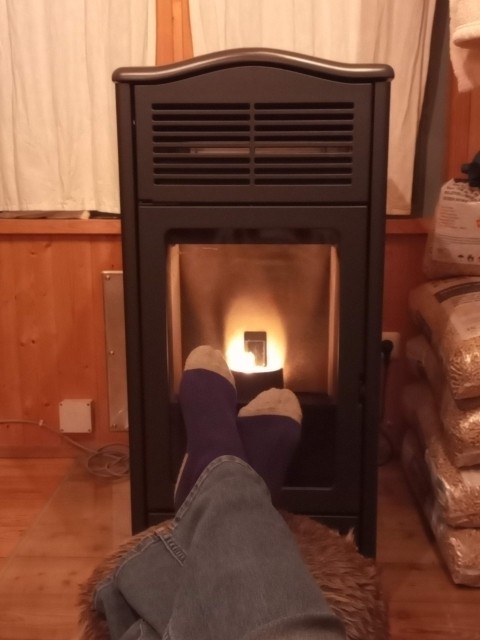 gemütlich am Ofen sitzen :-)