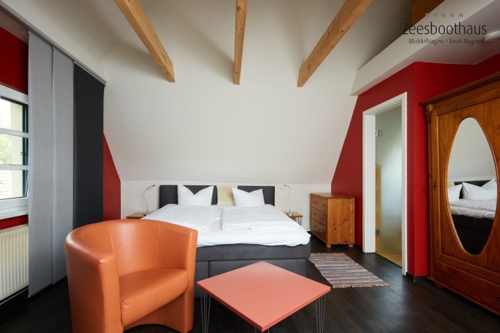 Schlafzimmer 1