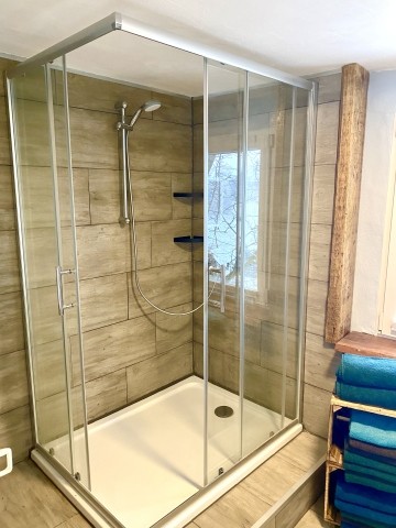 Dusche 1. Etage
