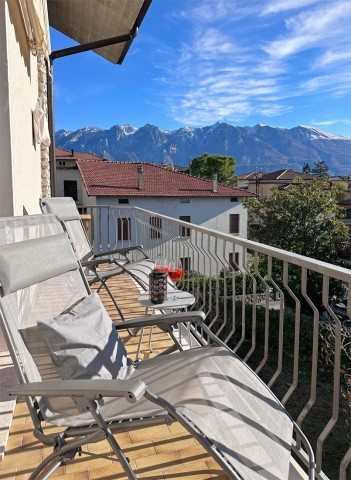 Südbalkon mit Relaxliegen