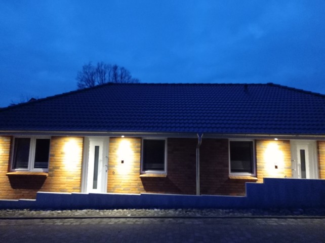gut ausgeleuchtet