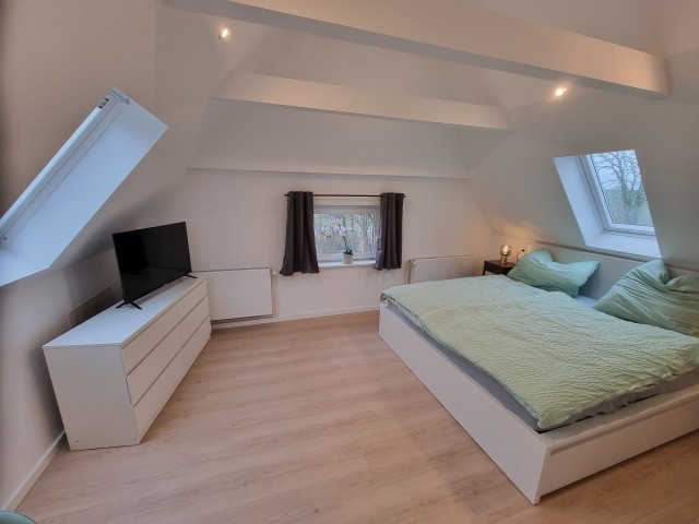 Schlafzimmer I mit TV