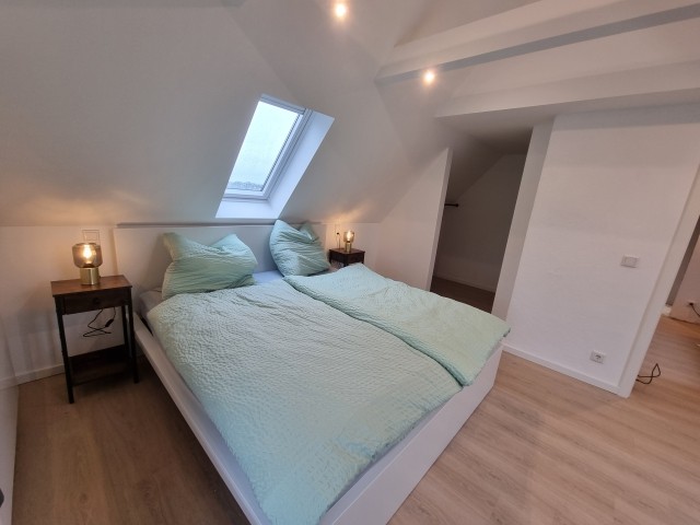 Schlafzimmer II mit TV und Ankleide