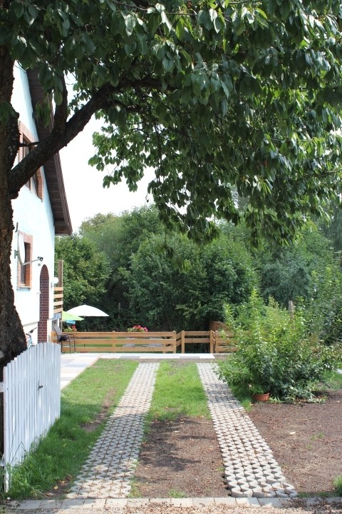 Einfahrt  Parkplätze