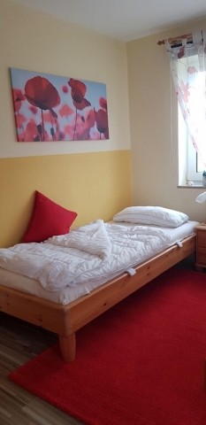Schlafzimmer 2