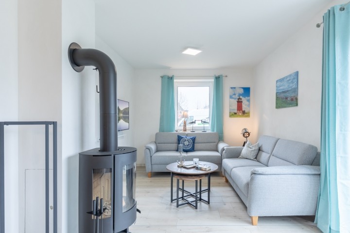Wohnzimmer mit Ofen 