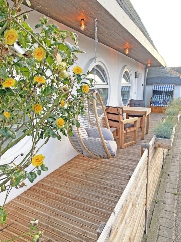 vollständig eingezäunte Terrasse