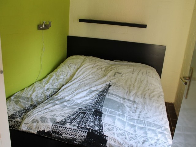 Schlafzimmer Untergeschoss Doppelbett 160x200