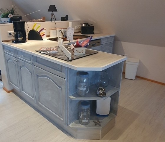 Küche mit Backofen Ceranfeld Geschirrspüler uvm.
