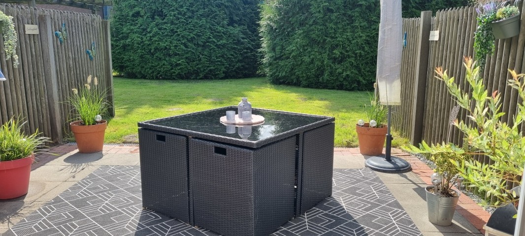 Südterrasse mit Garten