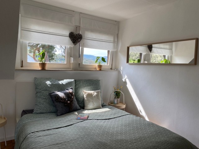 Schlafzimmer 1