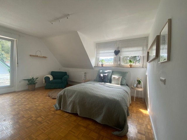 Schlafzimmer 1