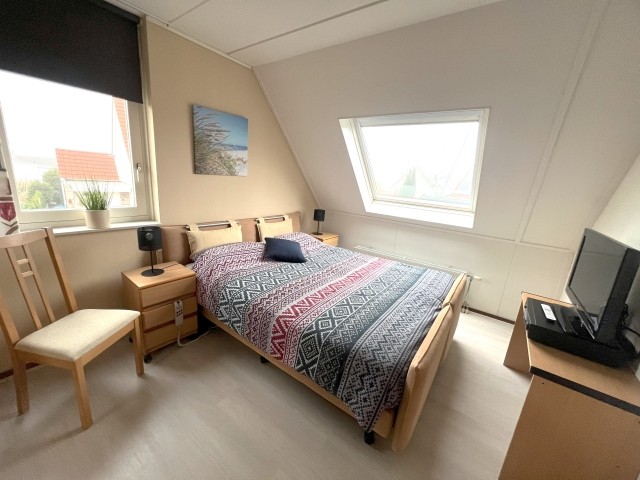 Schlaffzimmer hat extra Fernseher