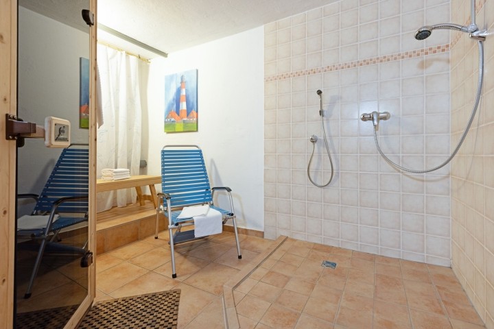 Wellnessraum mit Sauna