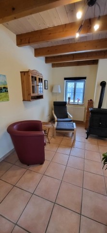 Wohnzimmer mit Ofen