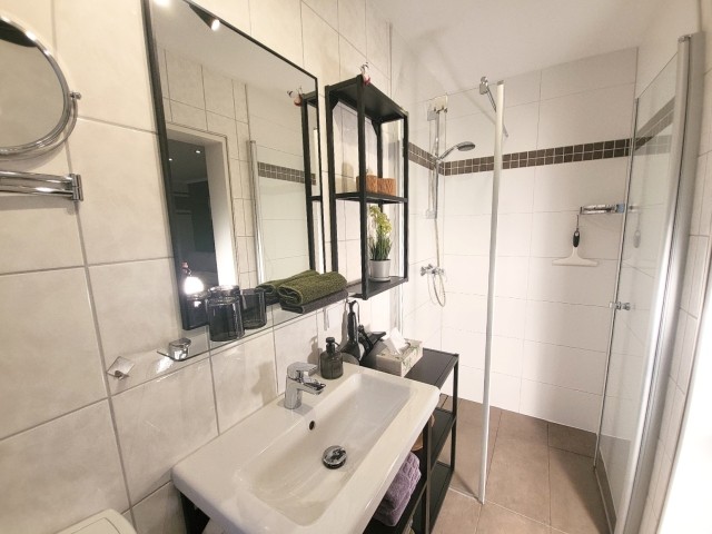 Badezimmer mit XXL-Dusche