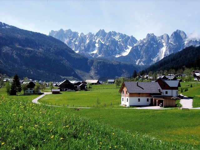 Unser Haus vor dem Gosaukamm
