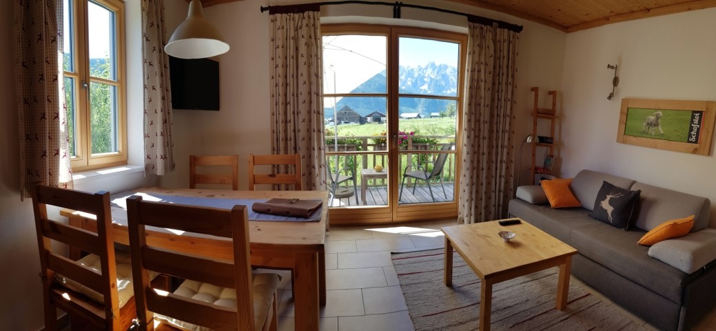 Wohnzimmer mit Essplatz Schofstoi