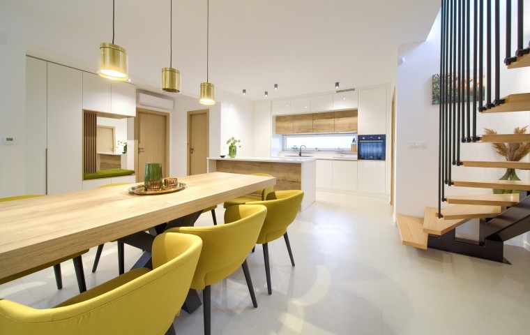 Wohnzimmer mit Küche