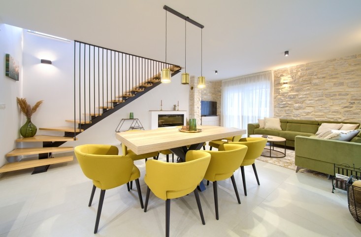 Wohnzimmer mit Sitzbereich
