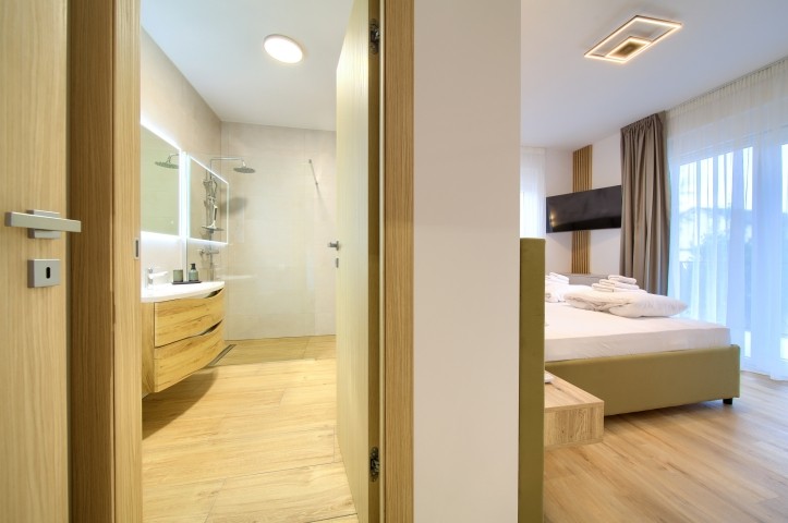 Schlafzimmer 2 mit privatem Badezimmer