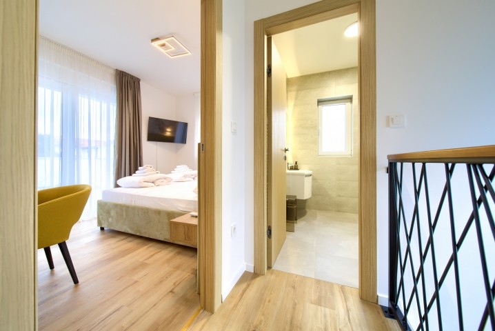 Schlafzimmer 4 mit Badezimmer