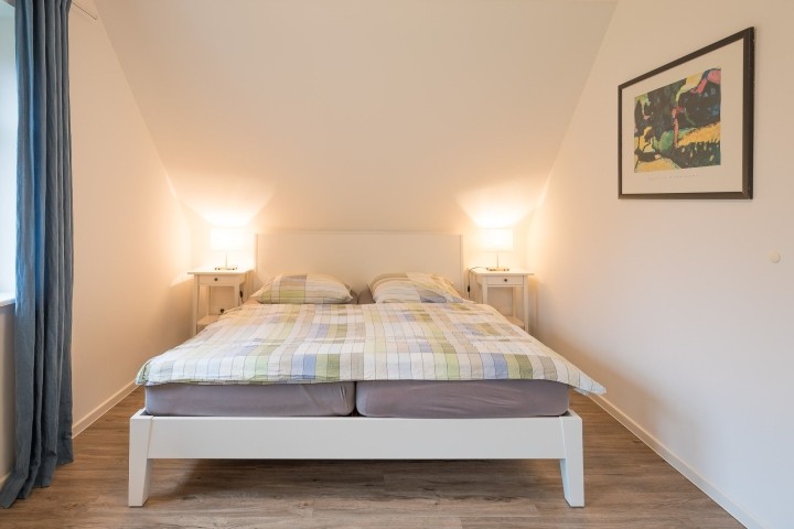 In de Bargen -  Schlafzimmer mit großem Doppelbett ( 180x200 )