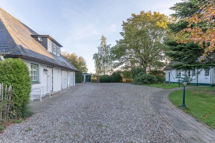Ferienwohnung Sanddorn - Auffahrt zum Hof 