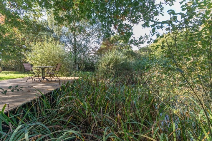 Ferienwohnung Sanddorn - Idyllischer Gartenteich 