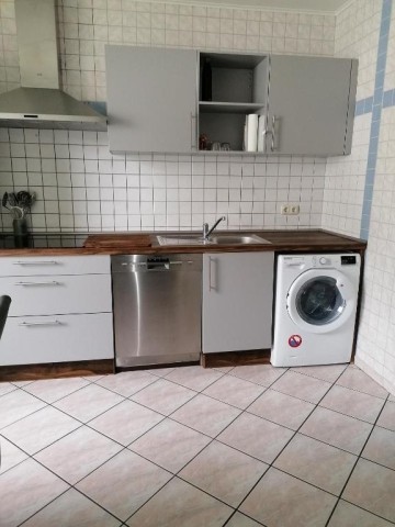 Küche  mit Wasch- und Spülmaschine
