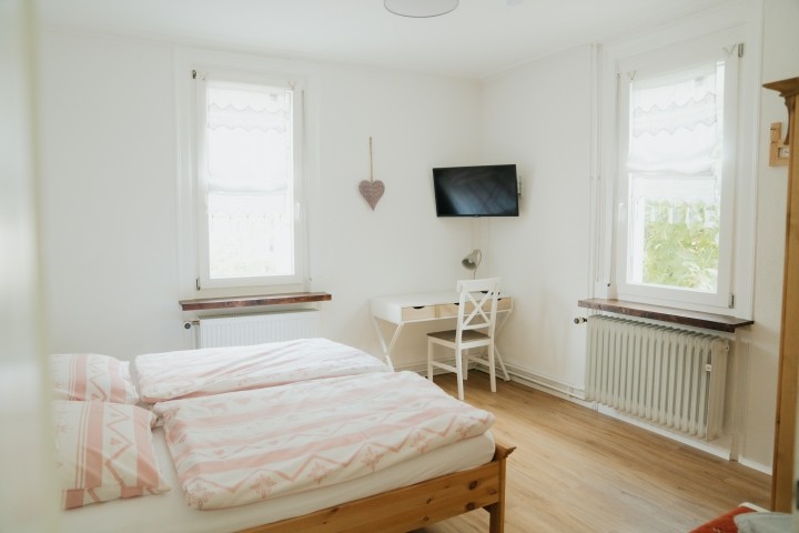 Schlafzimmer 1 / mit TV