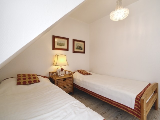 zweites Schlafzimmer mit zwei Einzelbetten