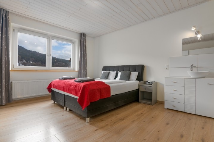 Schlafzimmer 1