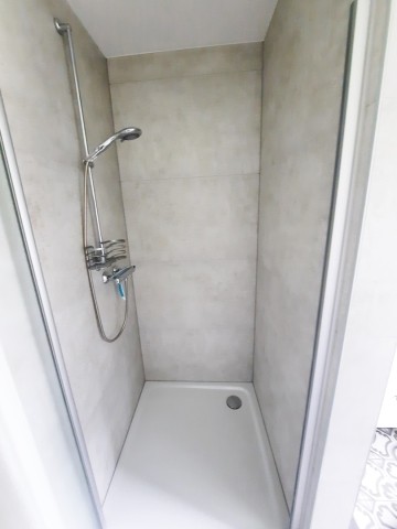 Große Dusche