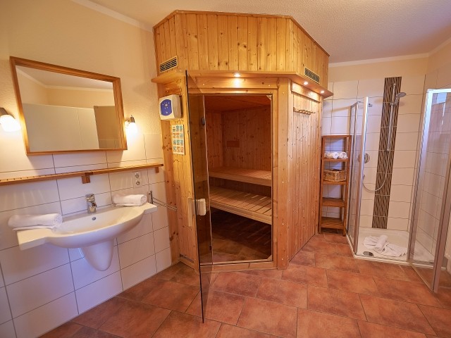 Badezimmer mit Sauna