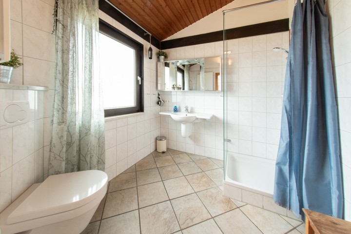 Bad mit Dusche
