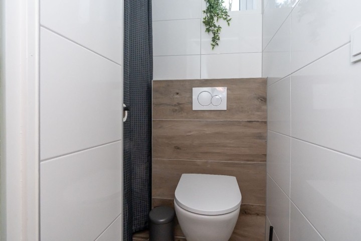 Separate Toilette