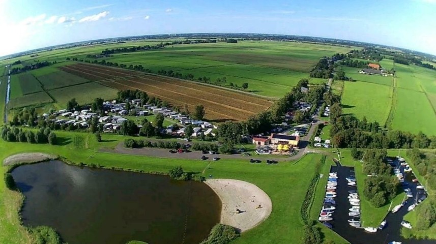 Badesee und Hafen