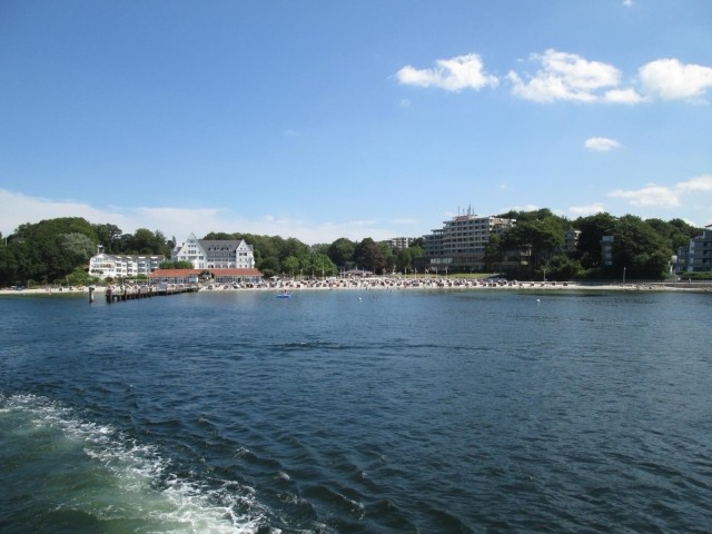Strand Sandvig vor der Tür.