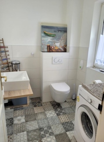 WC und Waschmaschine EG