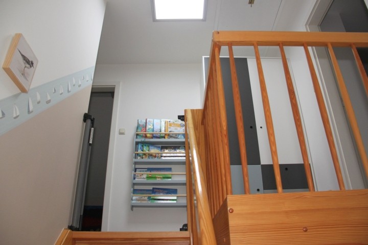 Flur OG mit Bücherecke für Kinder