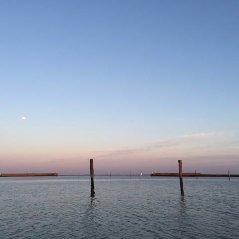manchmal ist das Meer auch ganz ruhig im Hafen
