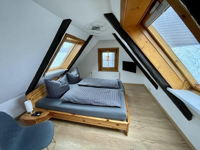 Schlafzimmer mit WC