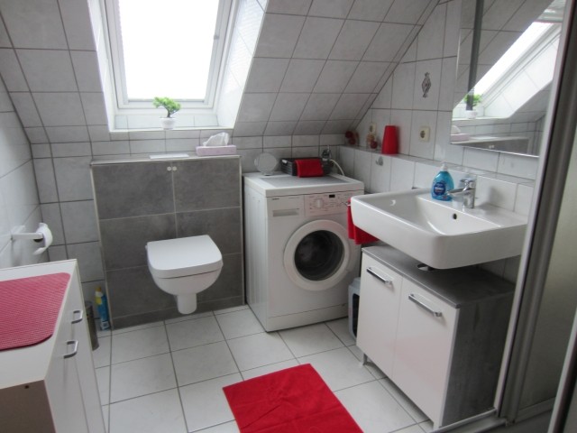 Badezimmer m. Waschmaschine