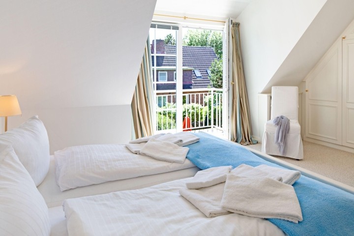 Schlafzimmer 1