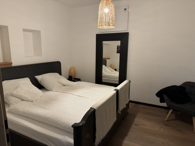 Schlafzimmer-King Size Bed 2x2m