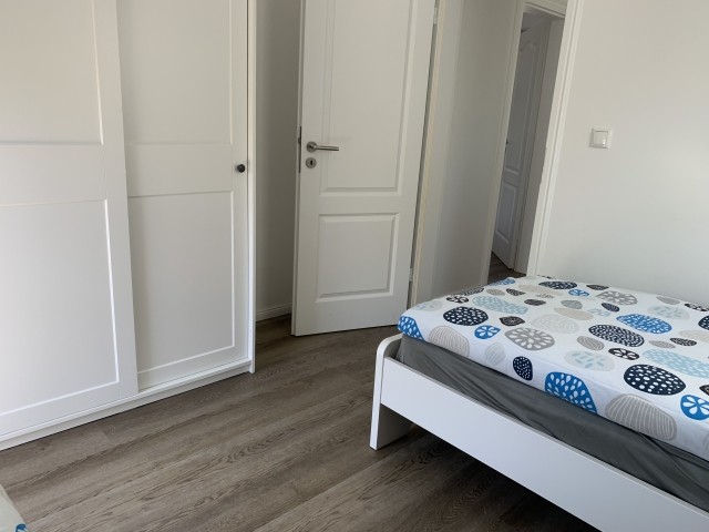 Großer Kleiderschrank im Schlafzimmer