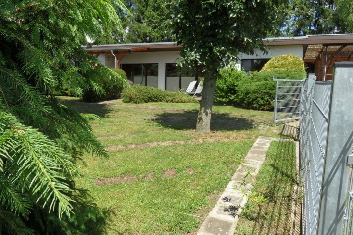 Garten umzäunt
