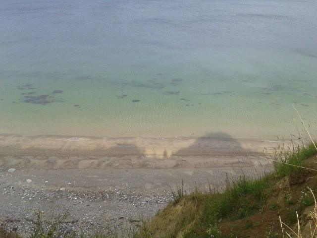 der Strand im Ort 
