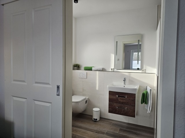 Bad Erdgeschoss mit Dusche